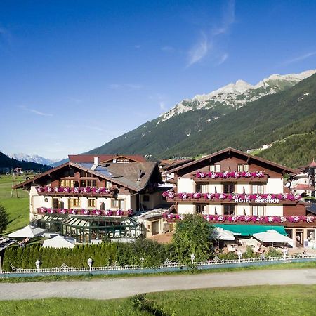 Hotel Berghof Neustift im Stubaital Exterior foto