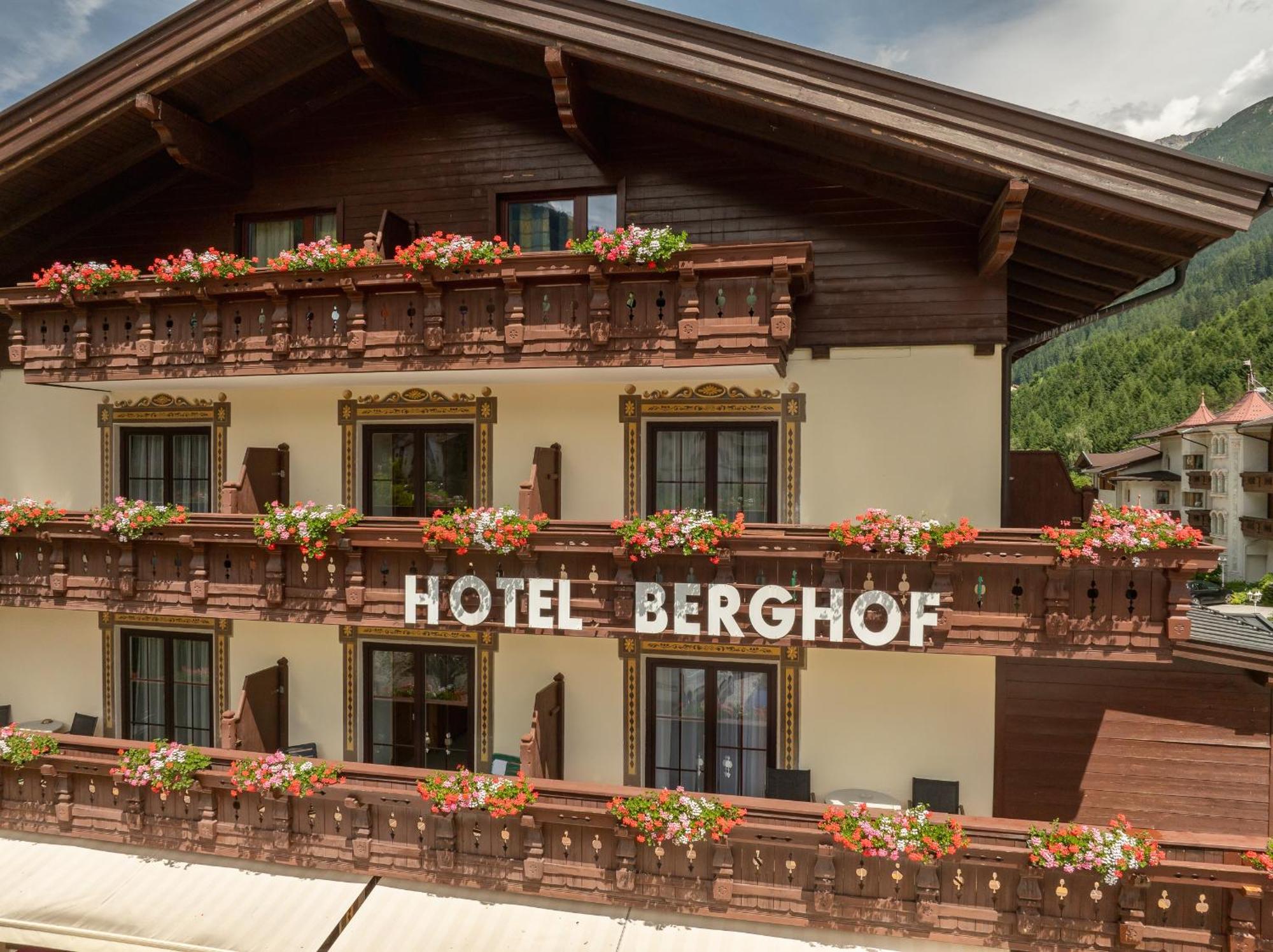 Hotel Berghof Neustift im Stubaital Exterior foto