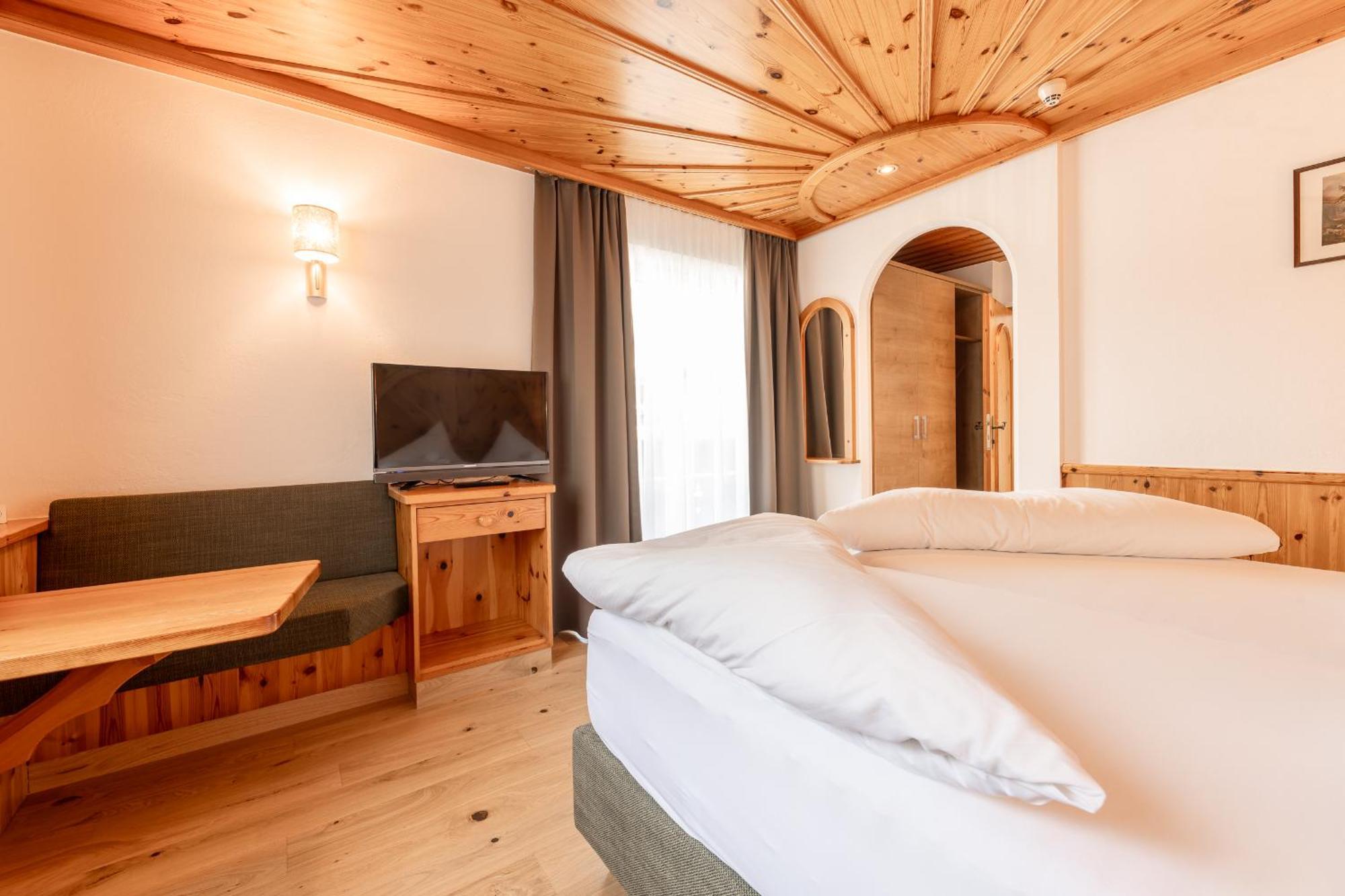 Hotel Berghof Neustift im Stubaital Exterior foto